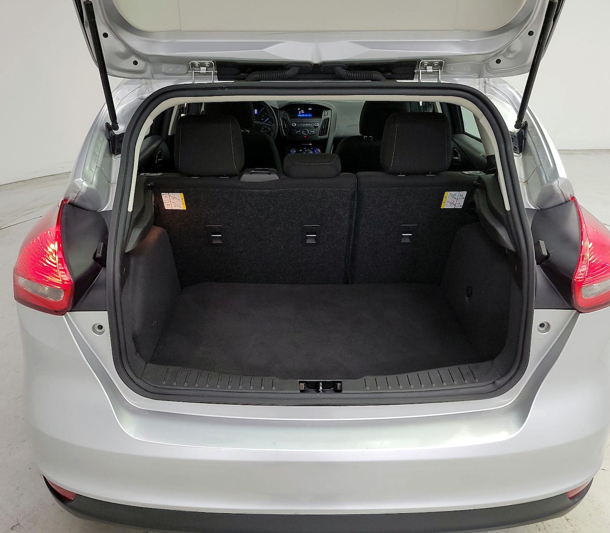Trunk/Cargo (Seats Up)