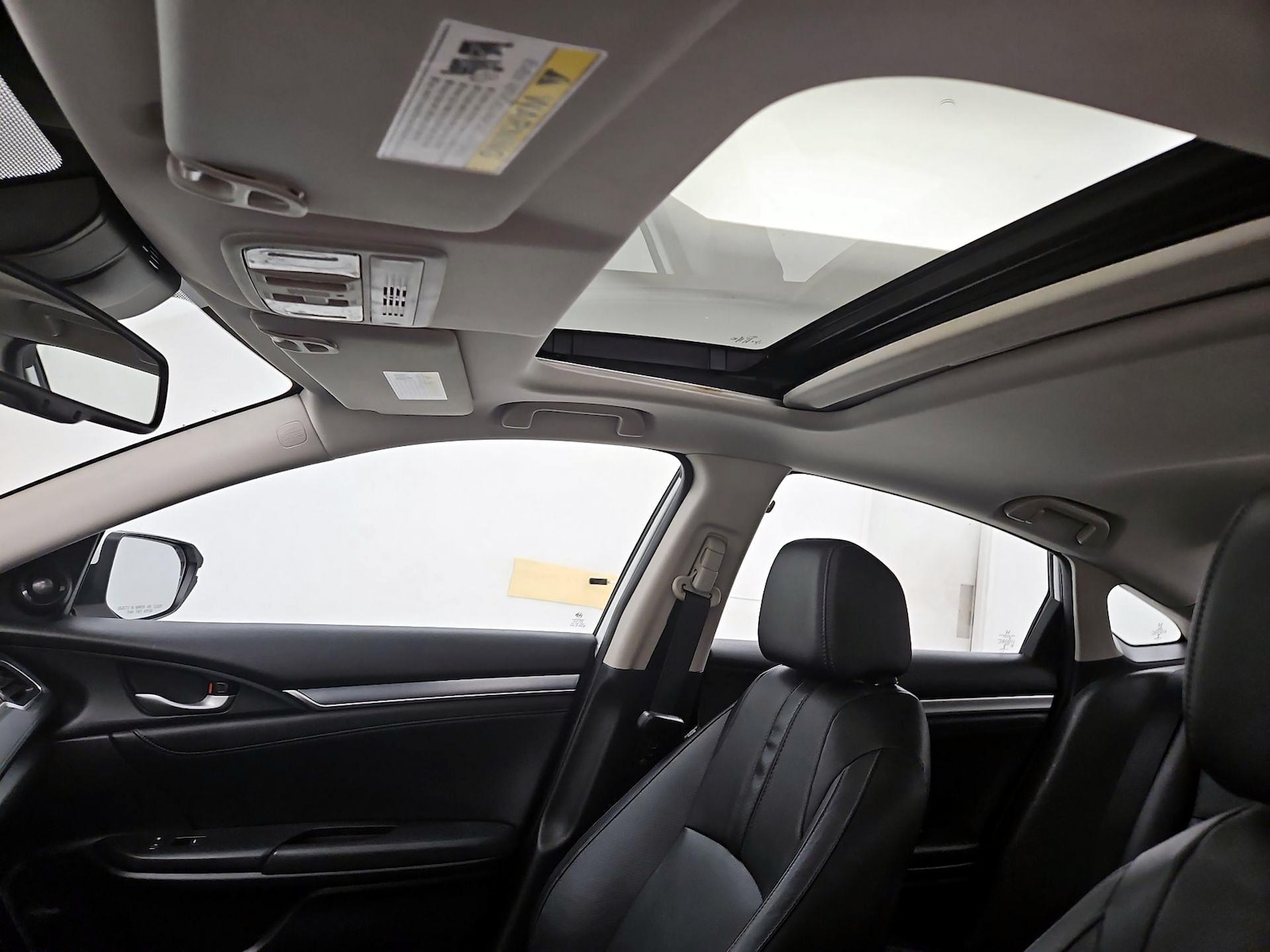 Sunroof(s) & Overhead Airbags