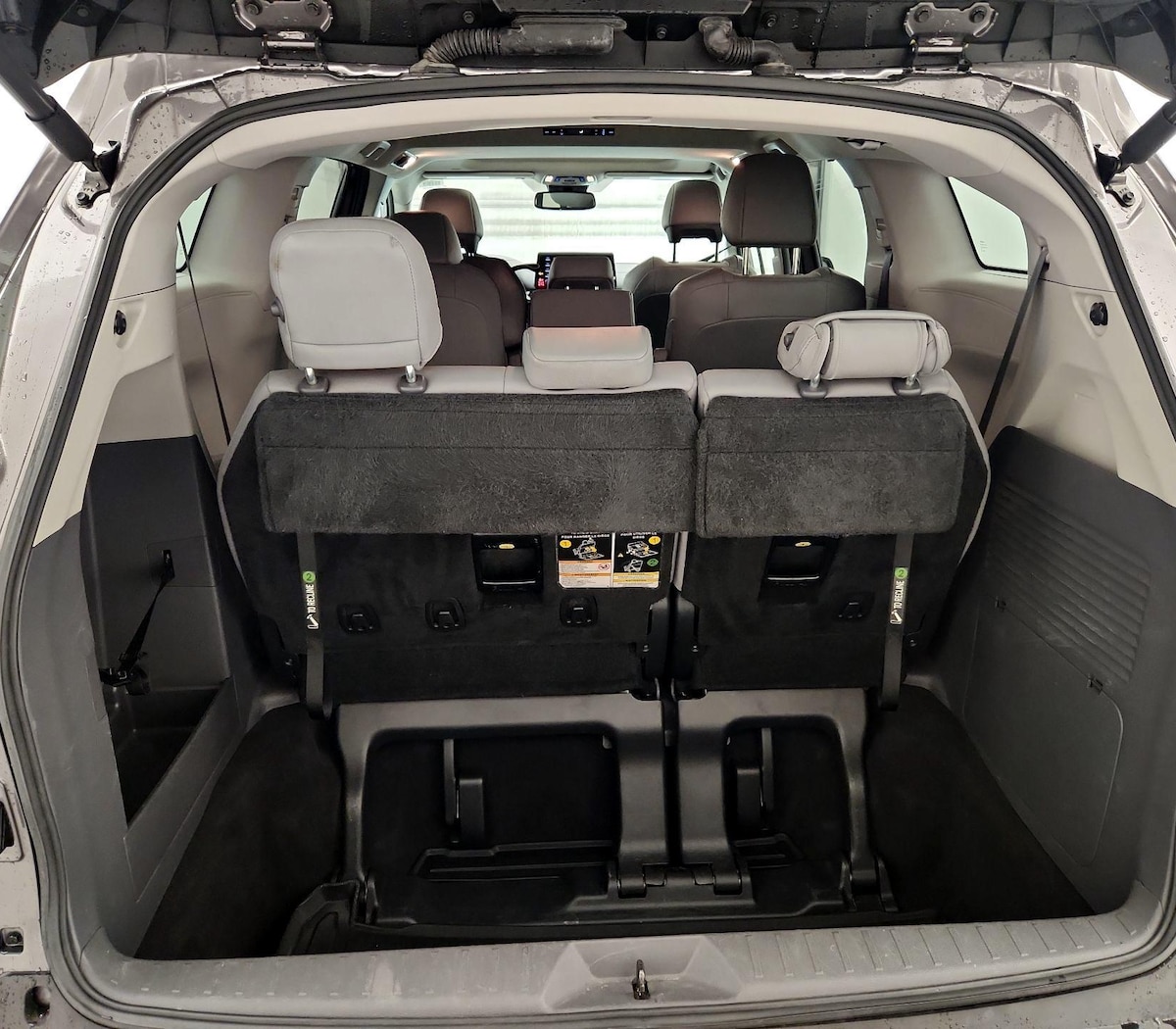 Trunk/Cargo (Seats Up)