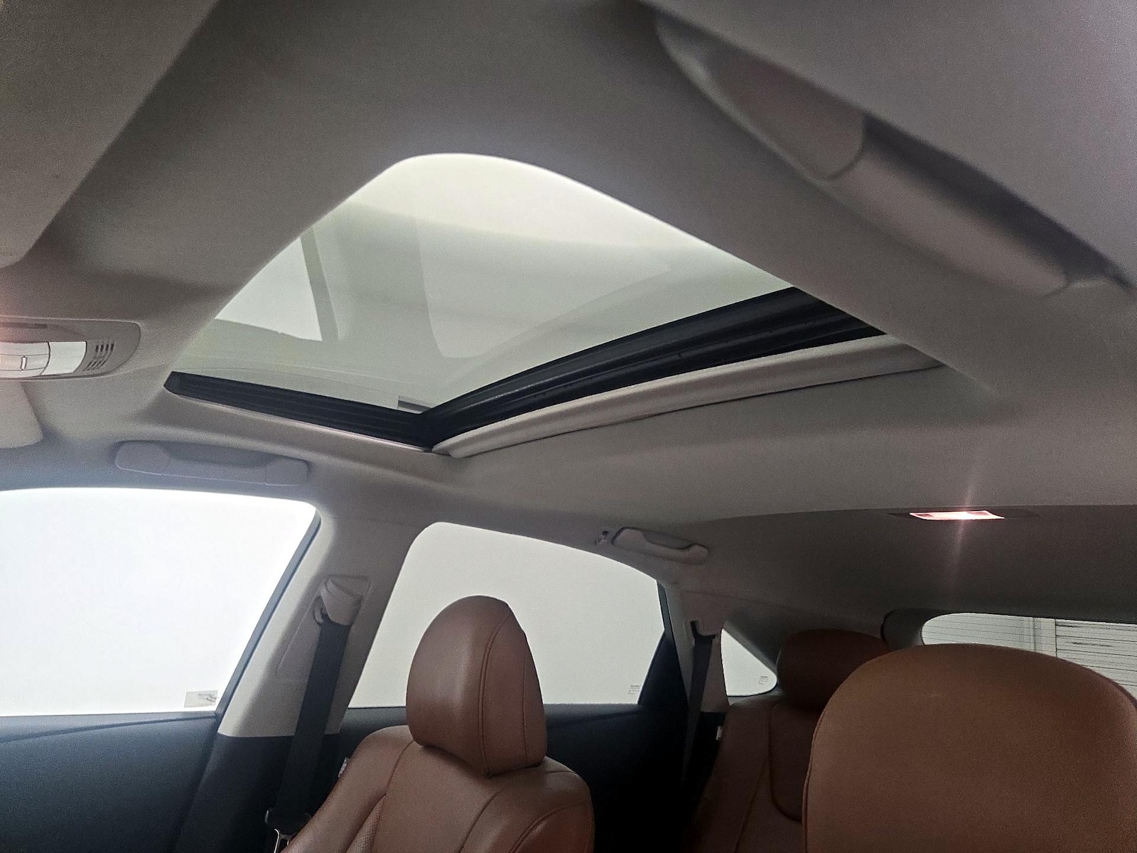 Sunroof(s) & Overhead Airbags