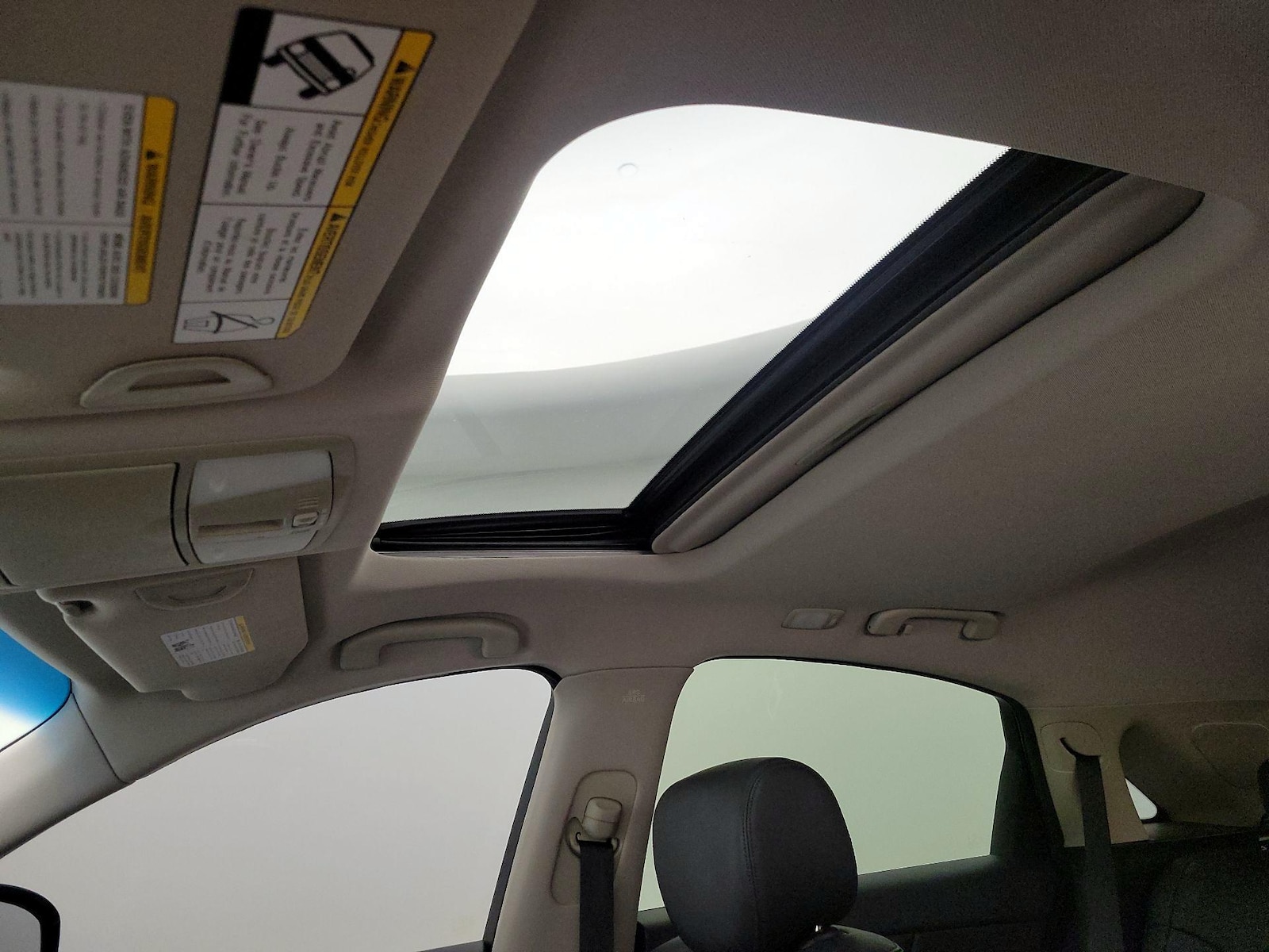 Sunroof(s) & Overhead Airbags