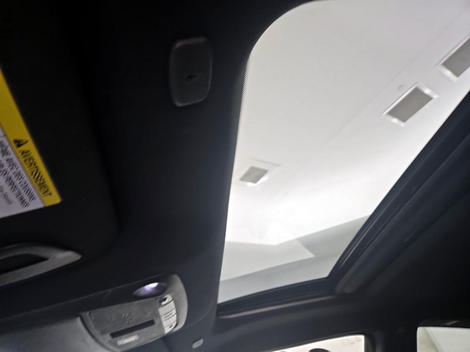 Sunroof(s) & Overhead Airbags