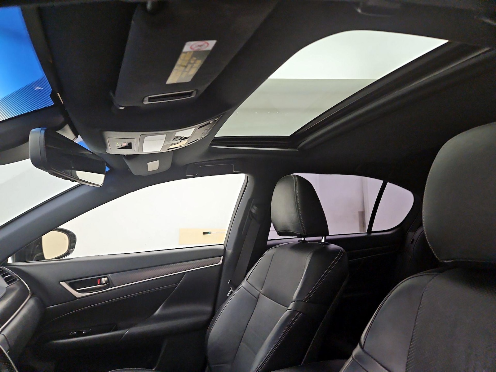 Sunroof(s) & Overhead Airbags