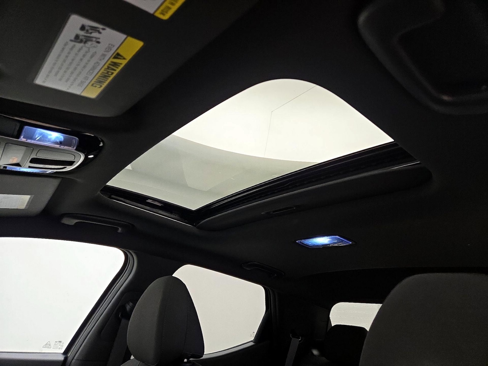 Sunroof(s) & Overhead Airbags