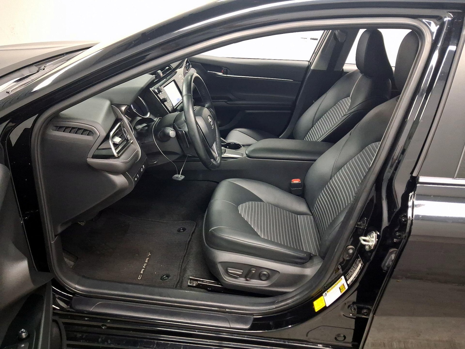 Power Seat(s) & Side Airbags