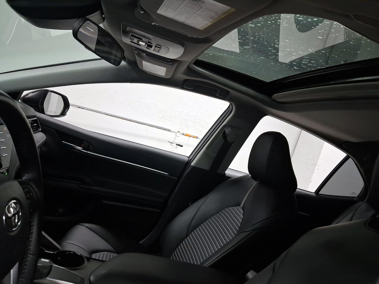 Sunroof(s) & Overhead Airbags