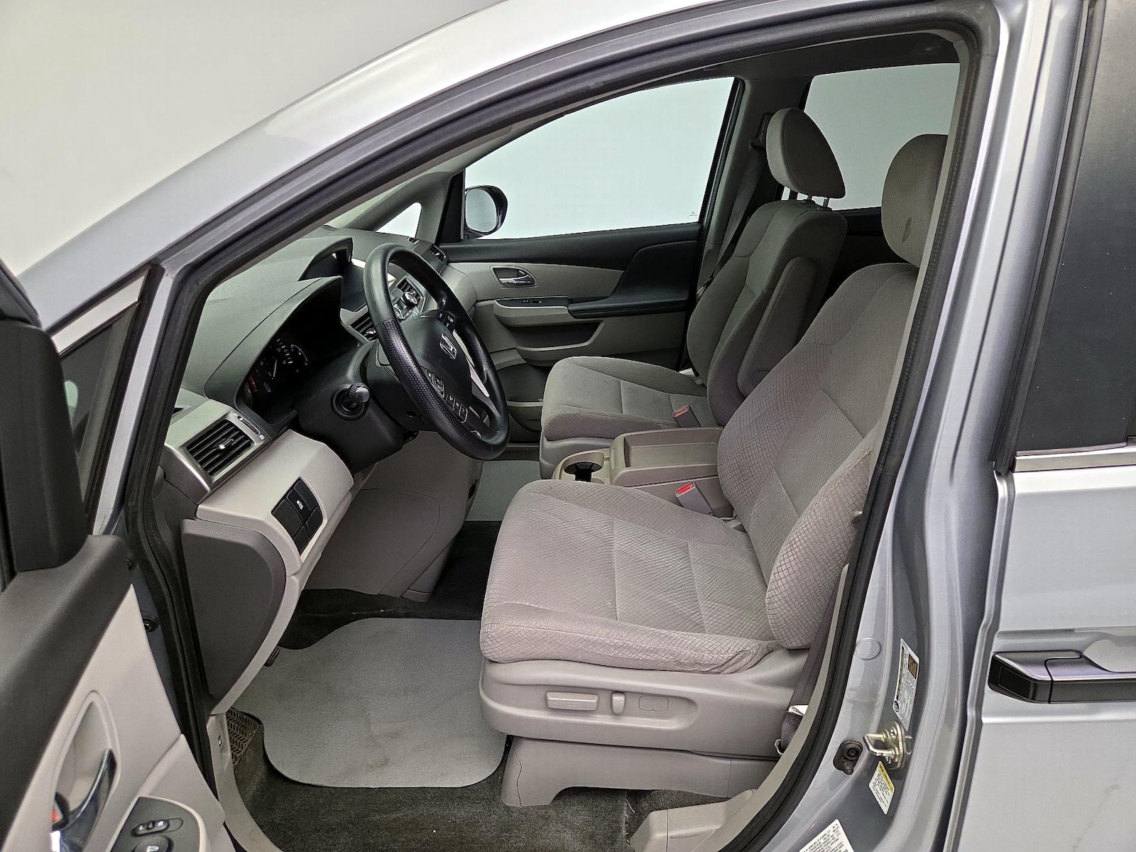 Power Seat(s) & Side Airbags
