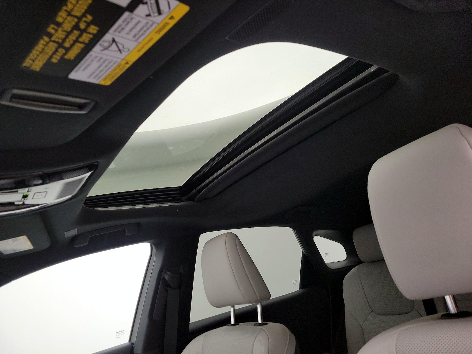 Sunroof(s) & Overhead Airbags