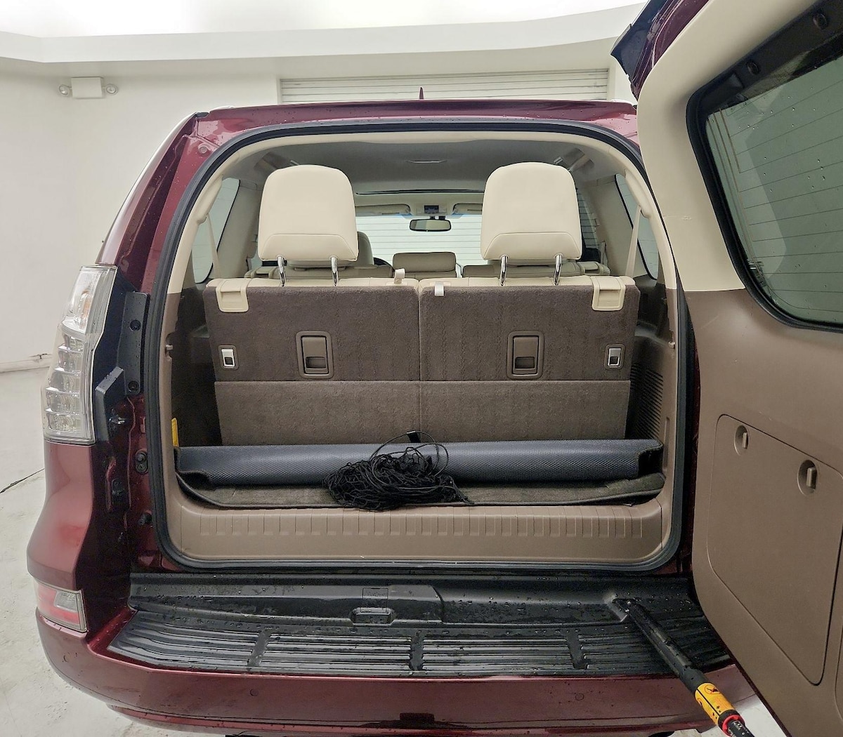 Trunk/Cargo (Seats Up)