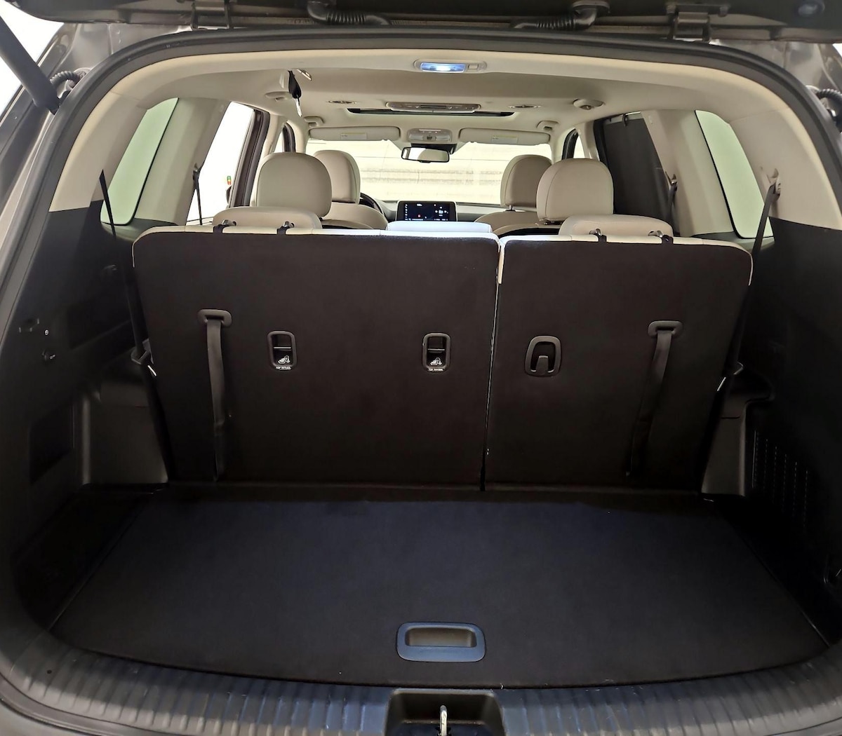 Trunk/Cargo (Seats Up)