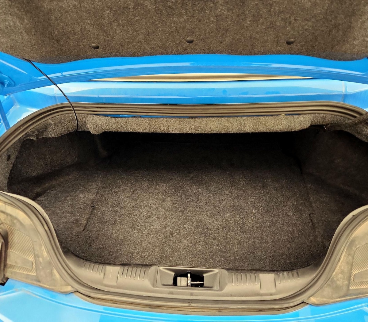 Trunk/Cargo (Seats Up)