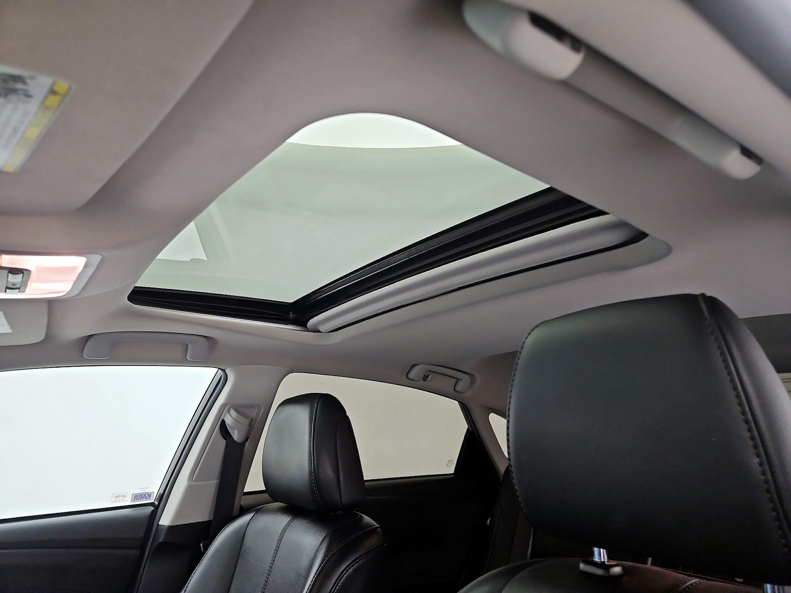 Sunroof(s) & Overhead Airbags