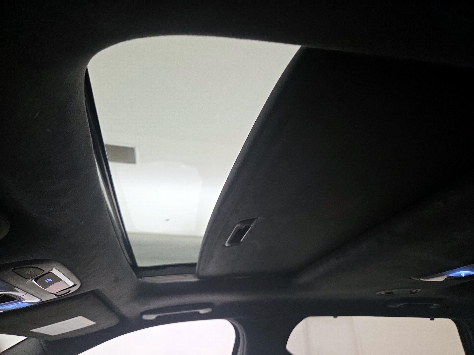 Sunroof(s) & Skylight(s)