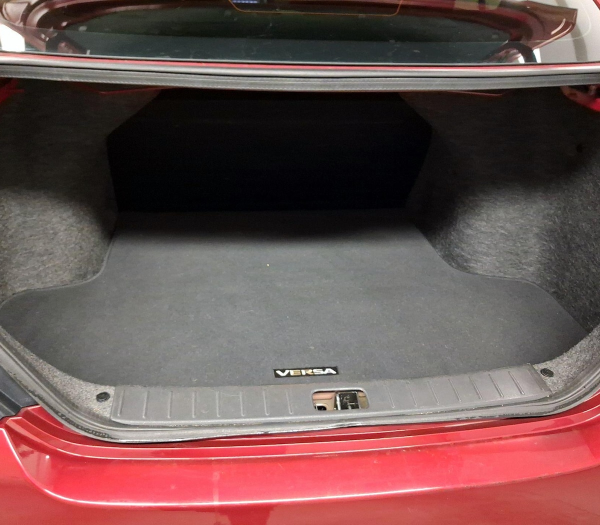 Trunk/Cargo (Seats Up)