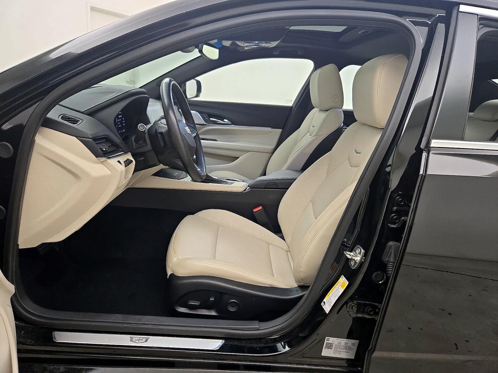 Power Seat(s) & Leather Seats