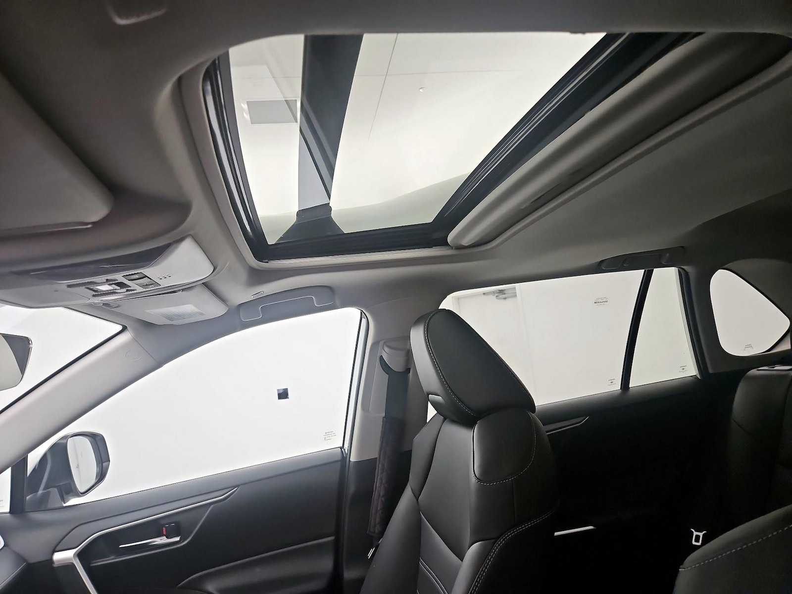 Sunroof(s) & Overhead Airbags