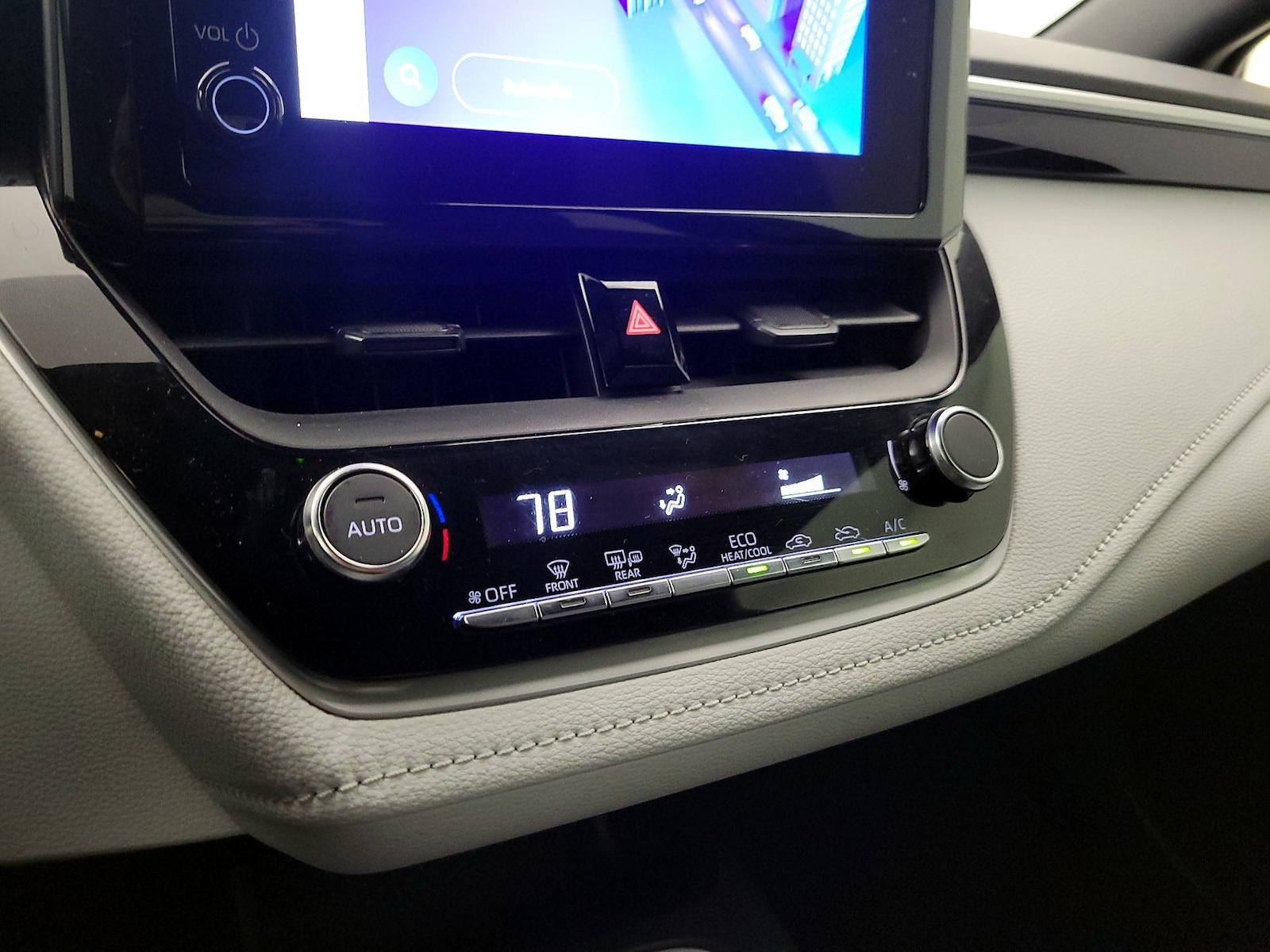 2023 Toyota Corolla SE - Photo 17