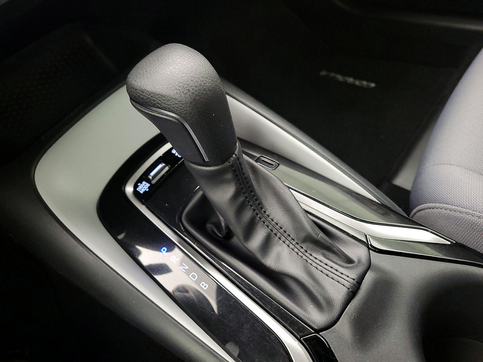 2023 Toyota Corolla SE - Photo 18
