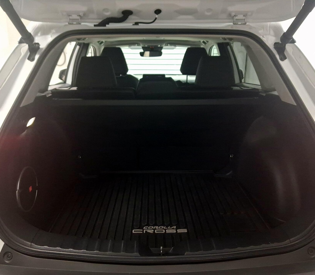 Trunk/Cargo (Seats Up)