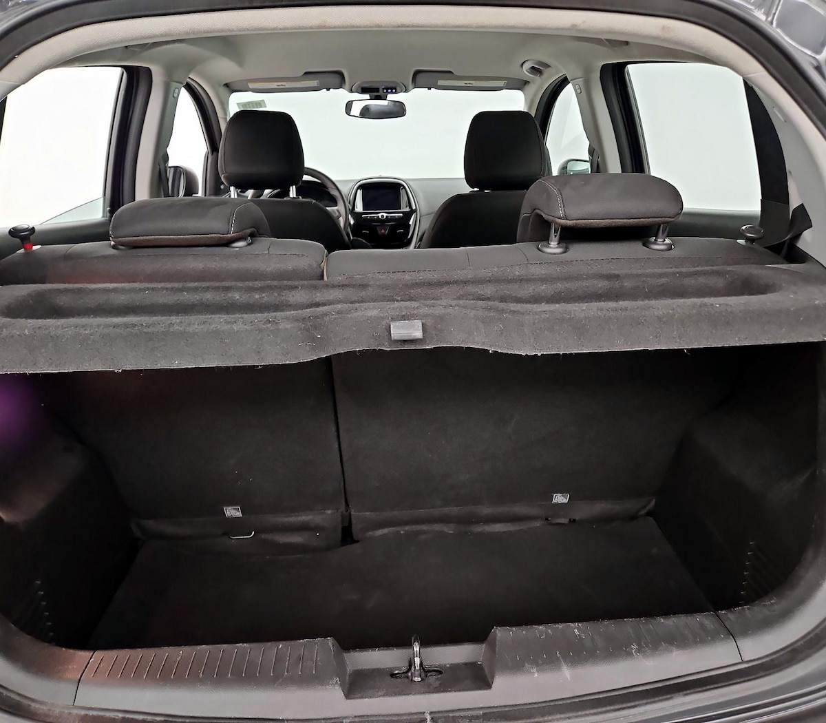 Trunk/Cargo (Seats Up)