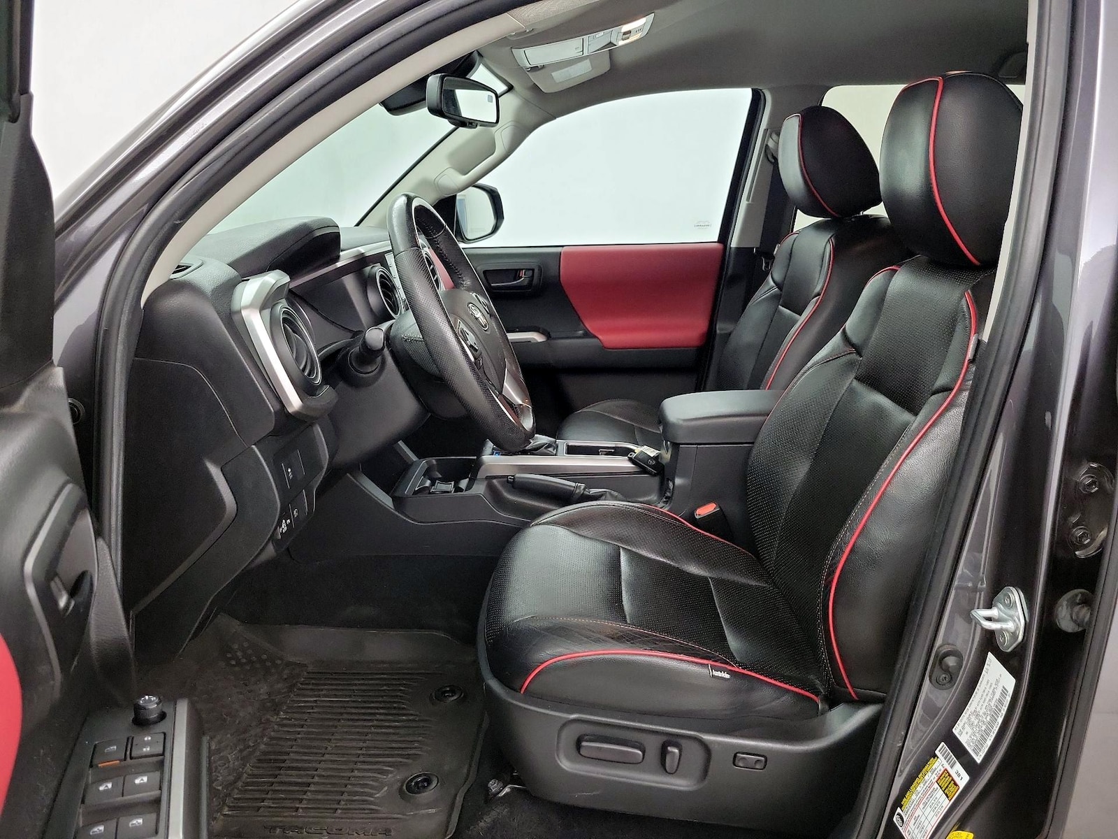 Power Seat(s) & Leather Seats