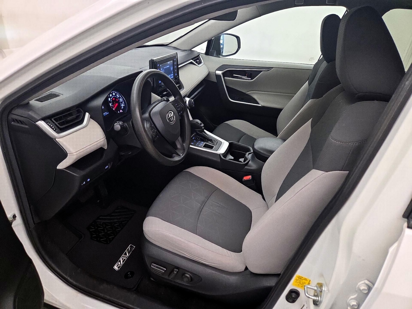 Power Seat(s) & Side Airbags