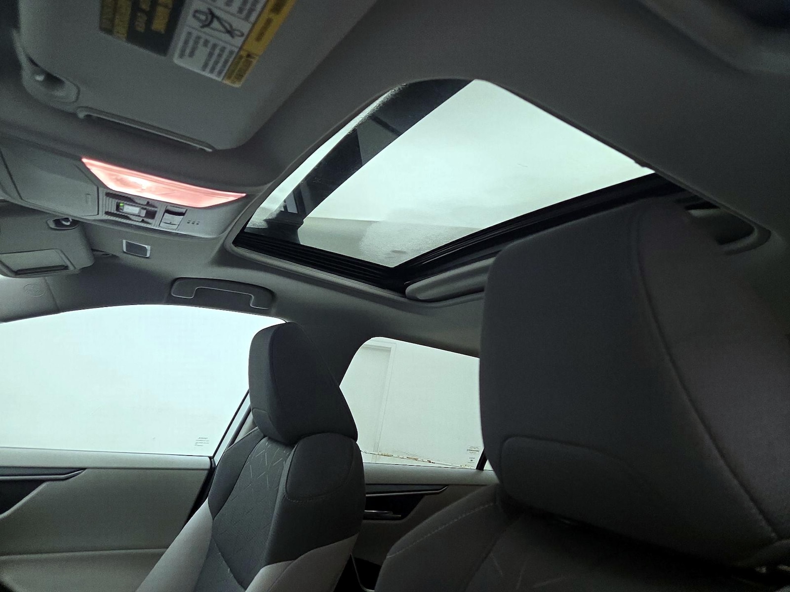 Sunroof(s) & Overhead Airbags