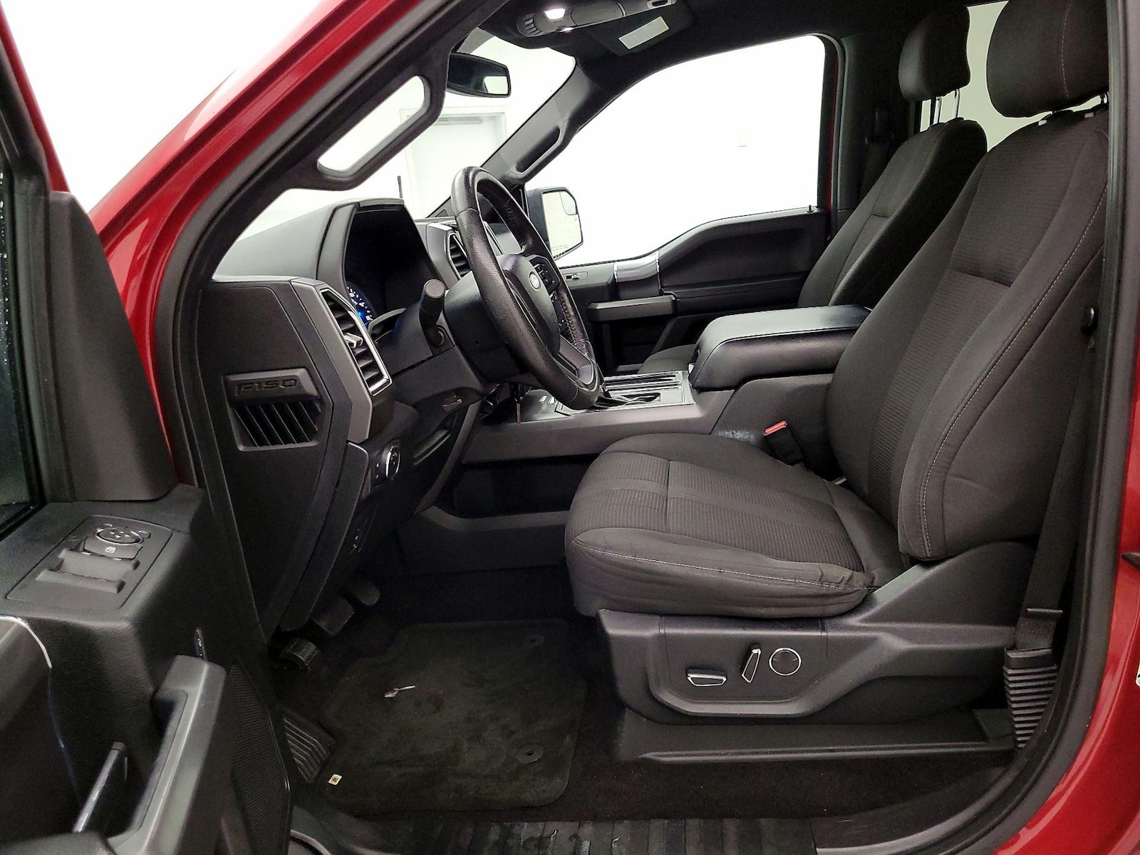 Power Seat(s) & Side Airbags