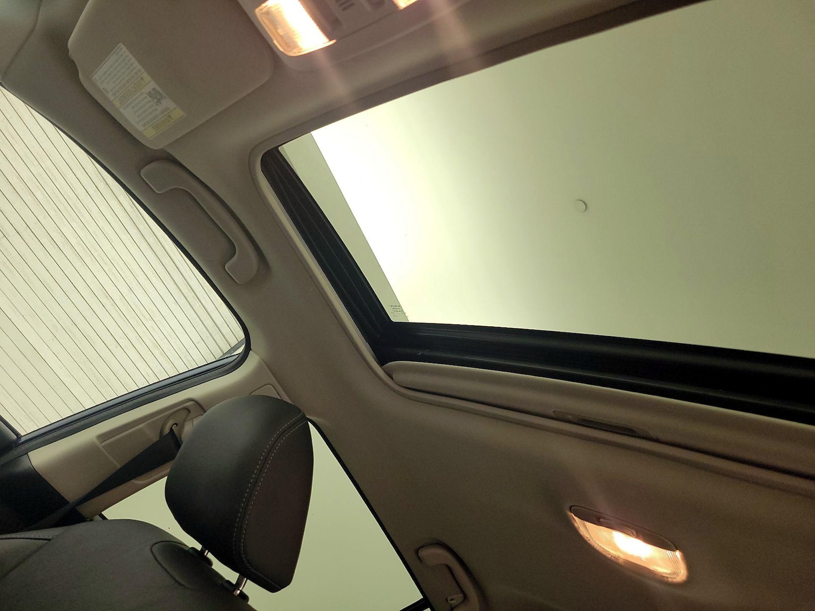 Sunroof(s) & Overhead Airbags
