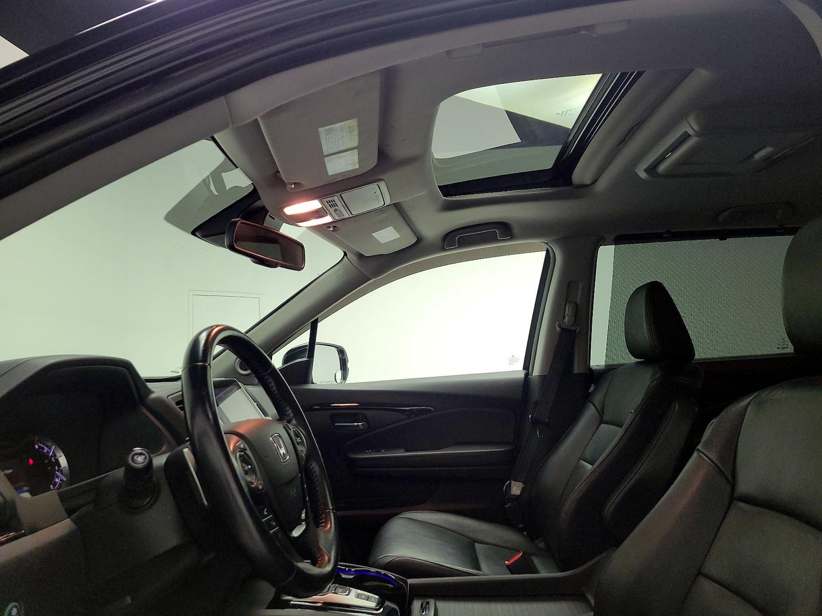 Sunroof(s) & Overhead Airbags