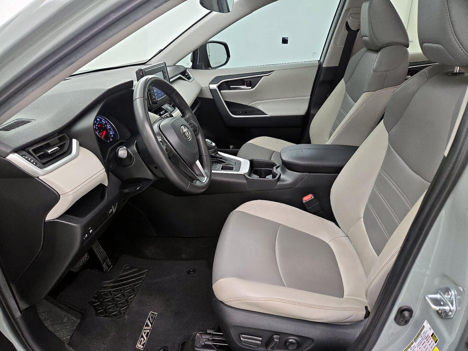Power Seat(s) & Side Airbags