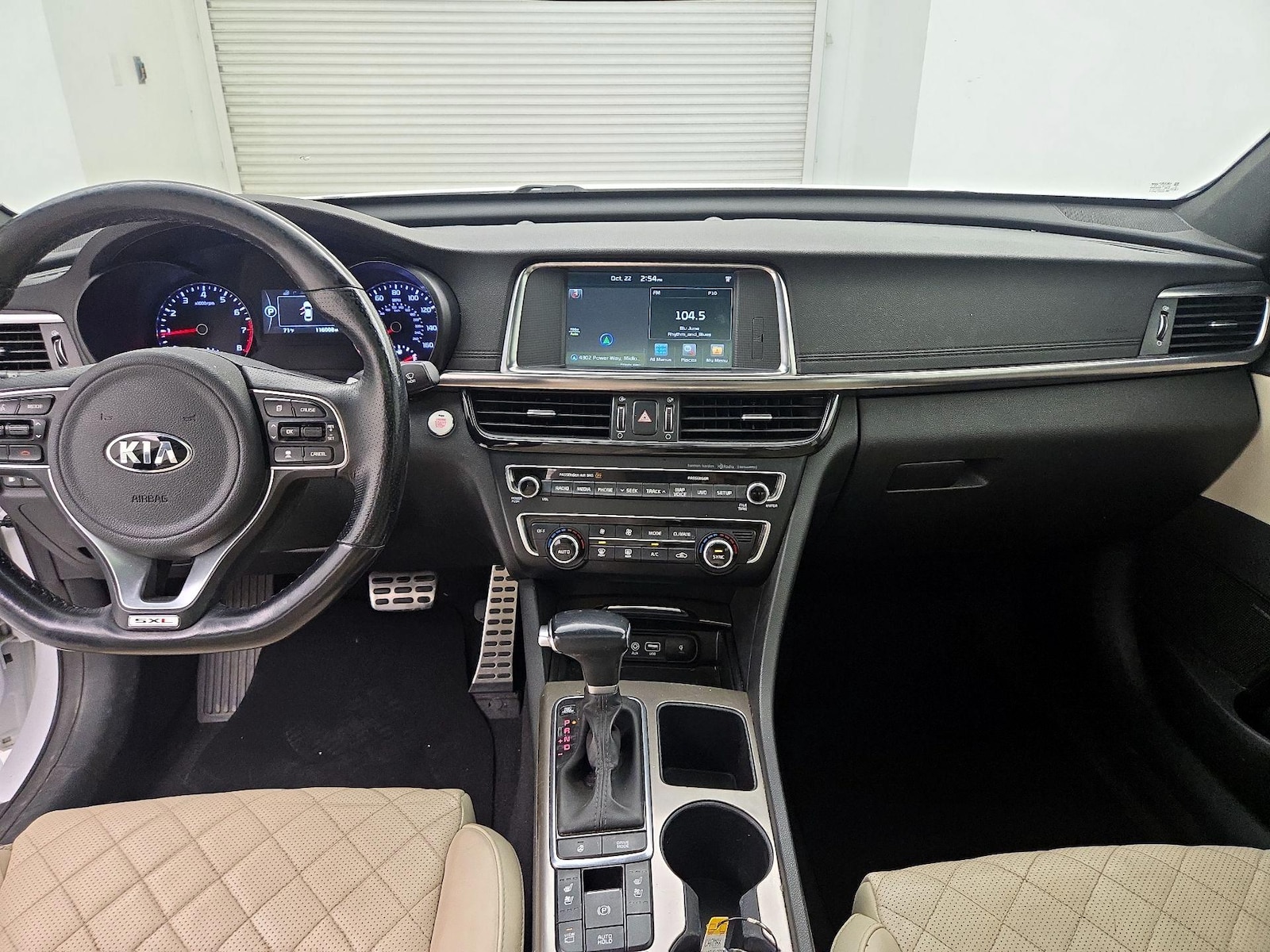 Apple CarPlay® & Android Auto™