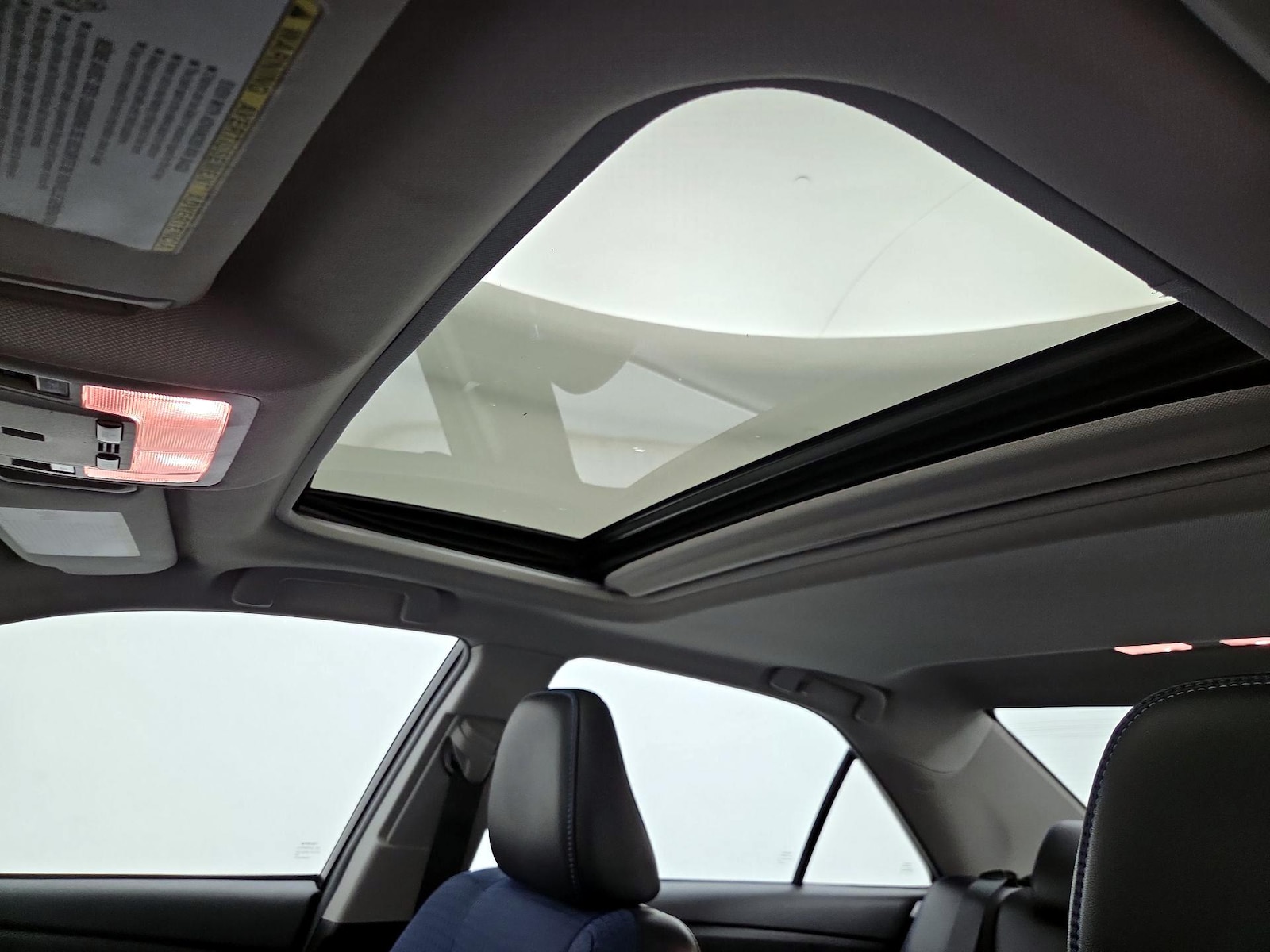 Sunroof(s) & Overhead Airbags
