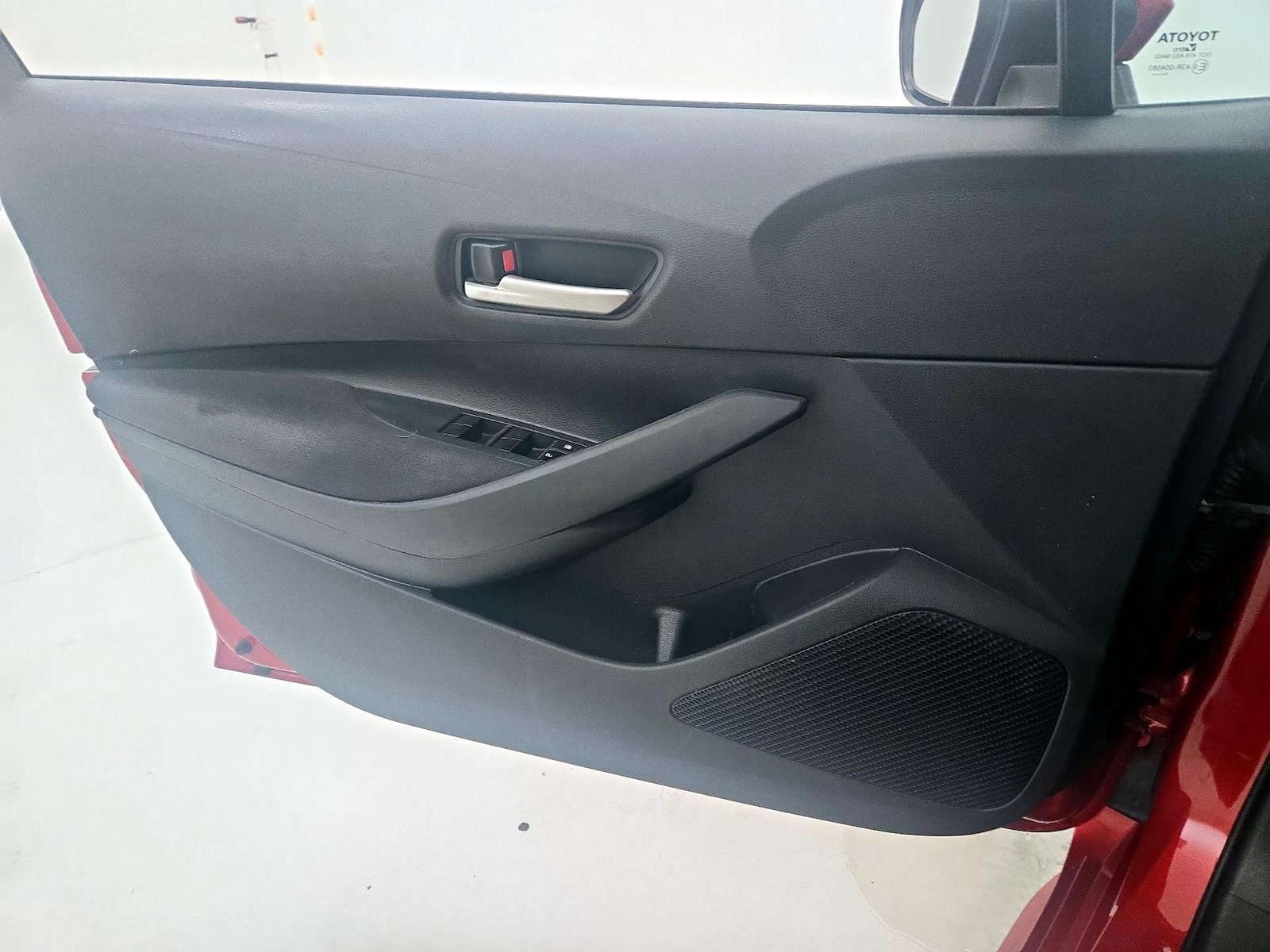 2020 Toyota Corolla LE - Photo 13