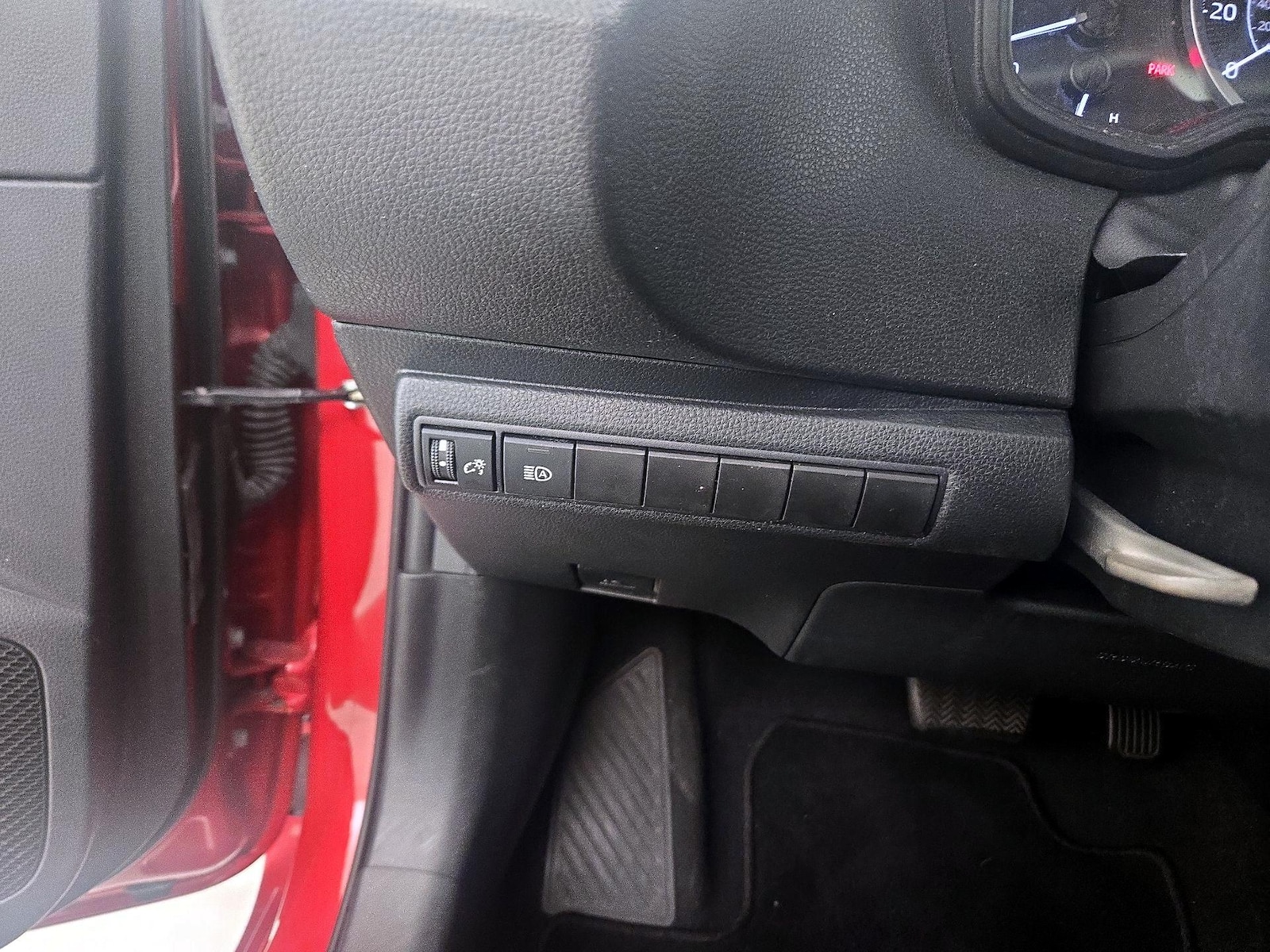 2020 Toyota Corolla LE - Photo 14