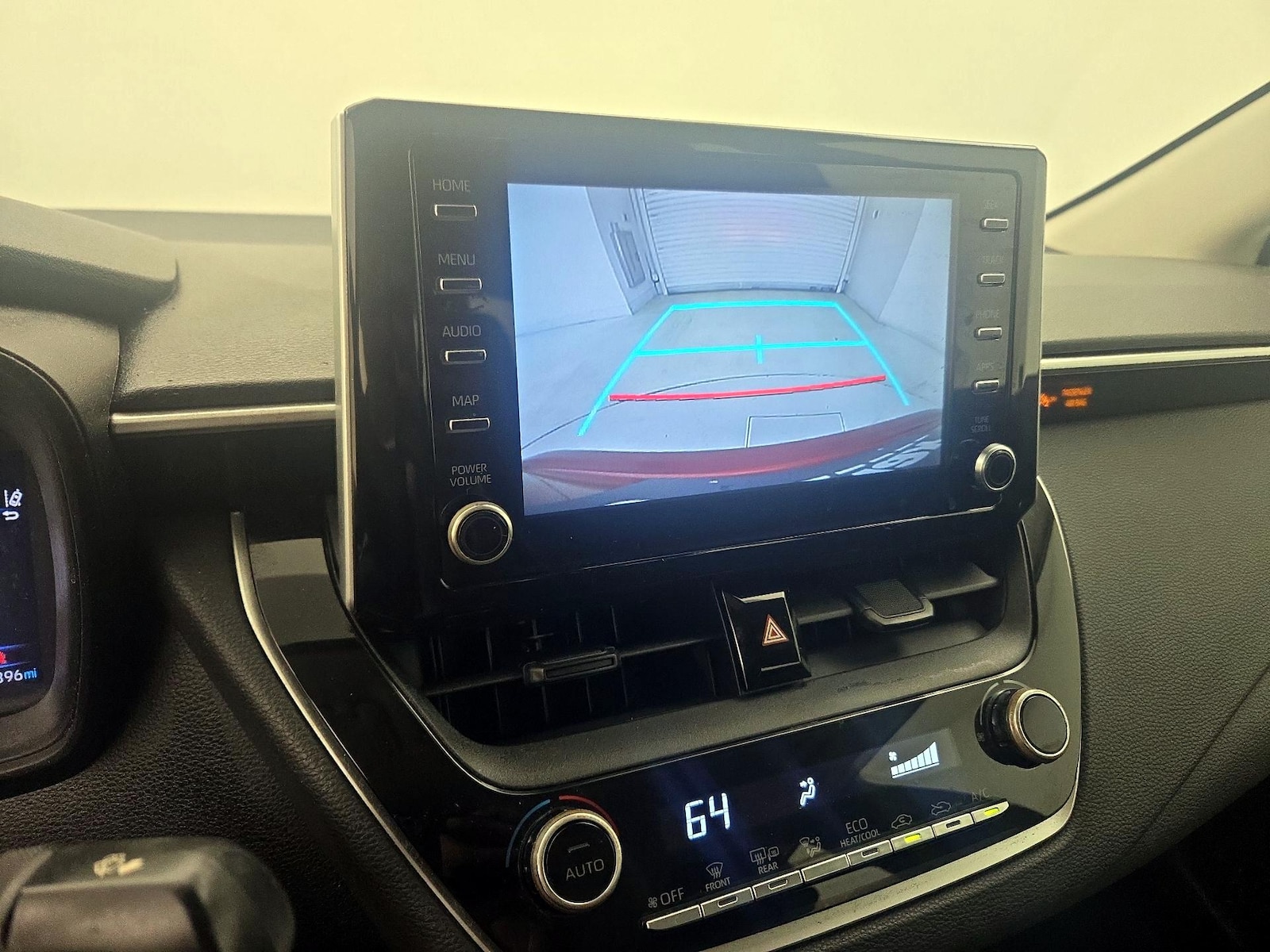 2020 Toyota Corolla LE - Photo 15