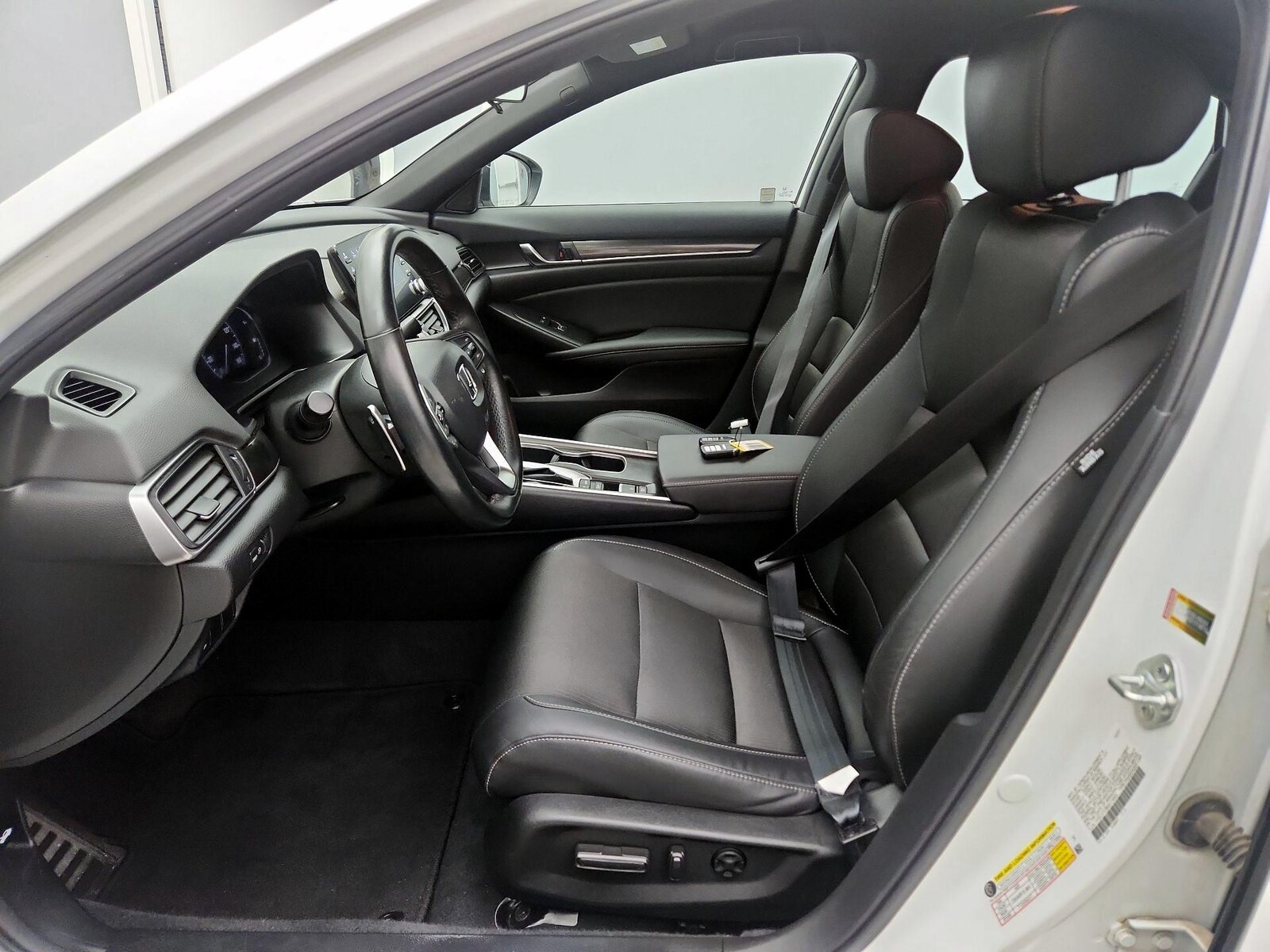 Power Seat(s) & Side Airbags