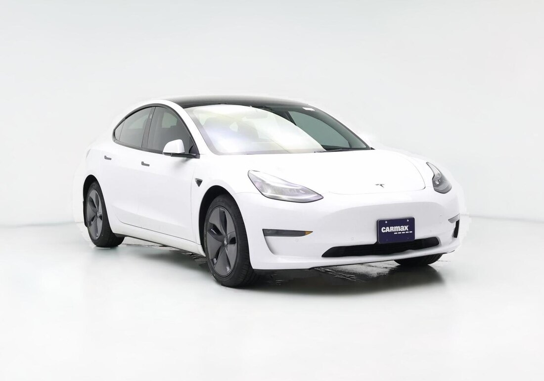 2022 Tesla Model 3 Long Range All-Wheel Drive in White — CarMax photo