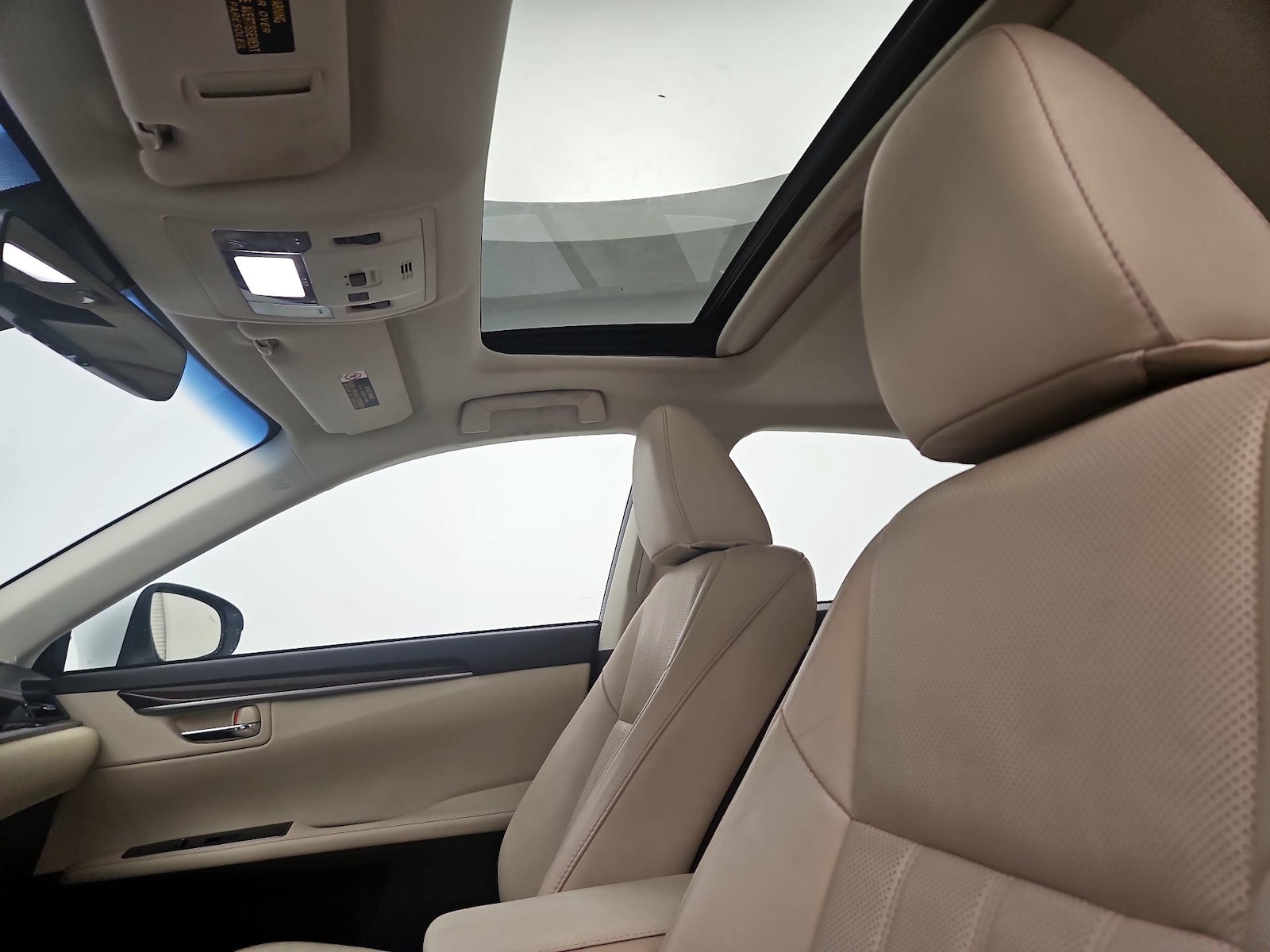 Sunroof(s) & Overhead Airbags