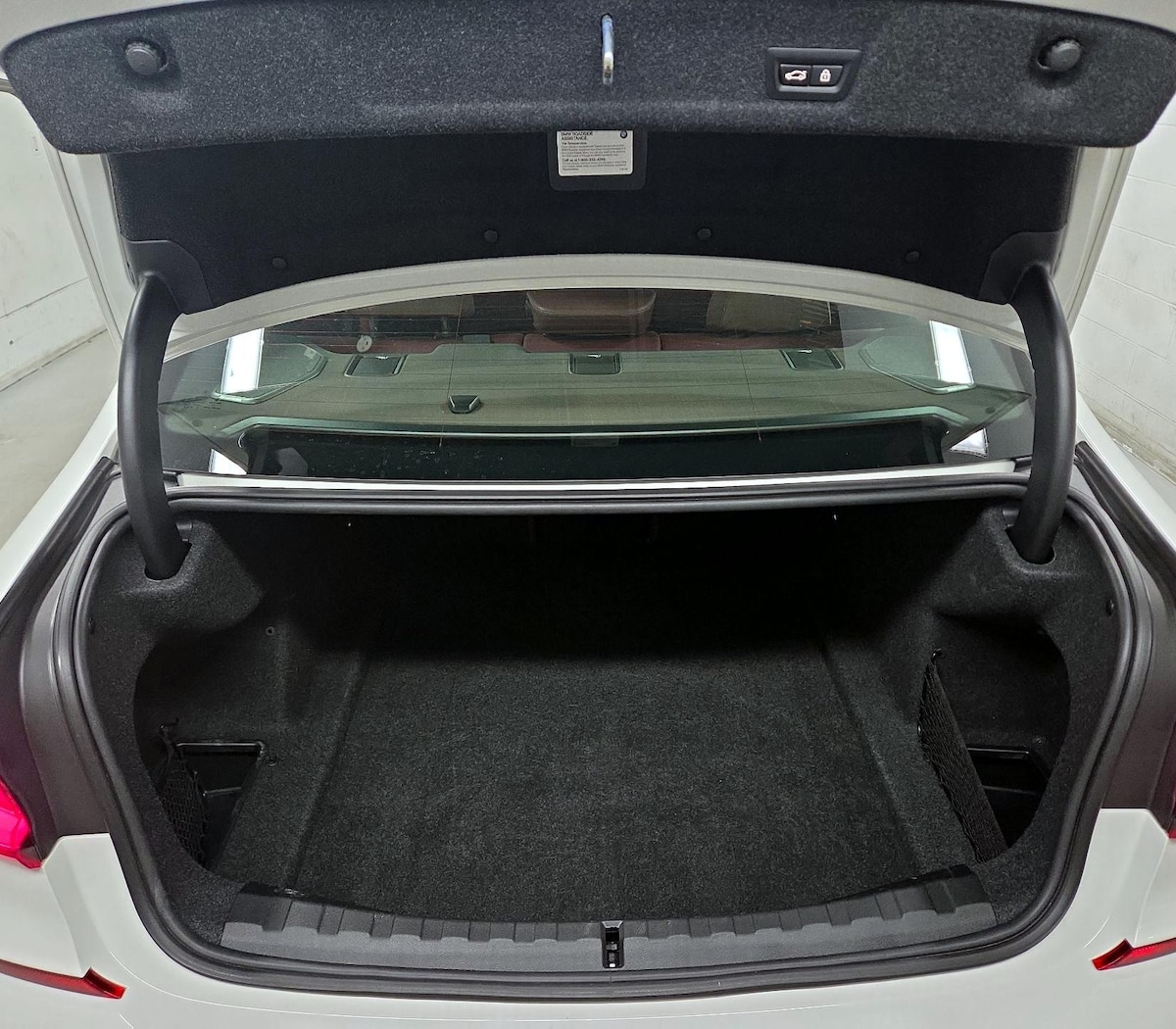 Trunk/Cargo (Seats Up)