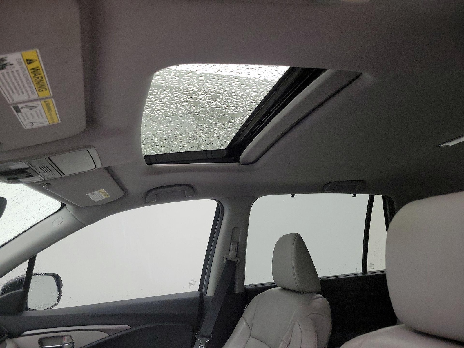 Sunroof(s) & Overhead Airbags