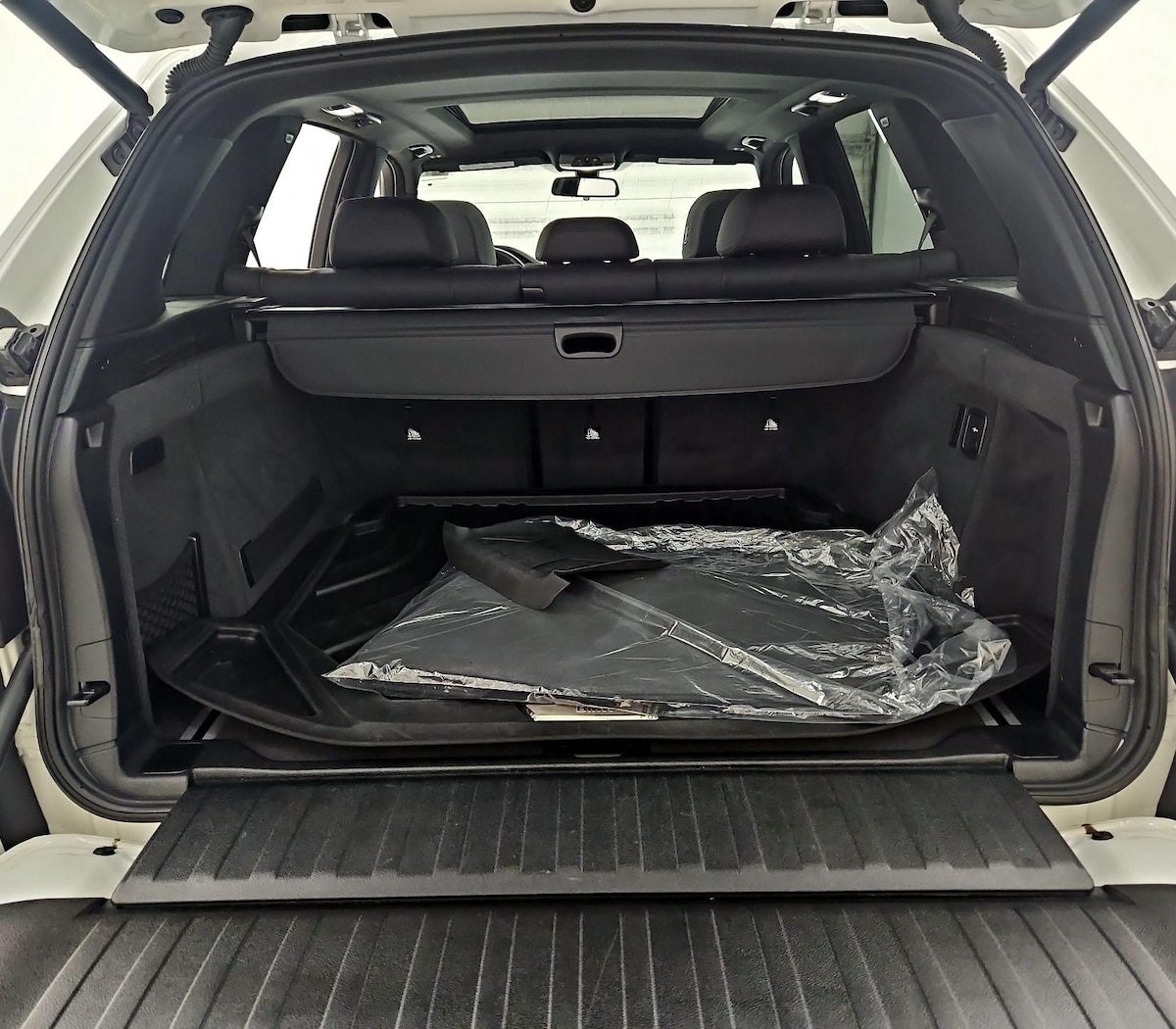 Trunk/Cargo (Seats Up)