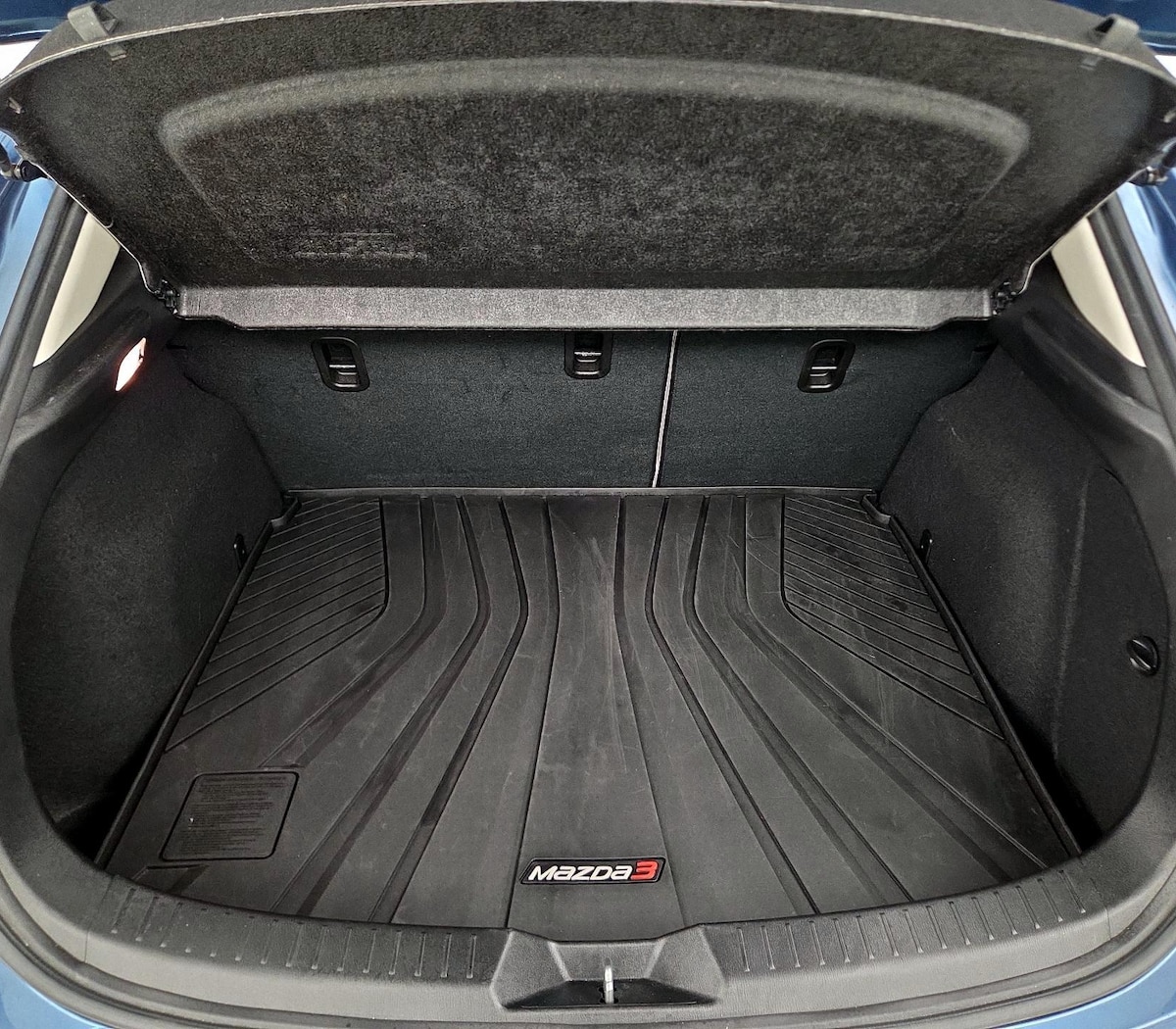 Trunk/Cargo (Seats Up)