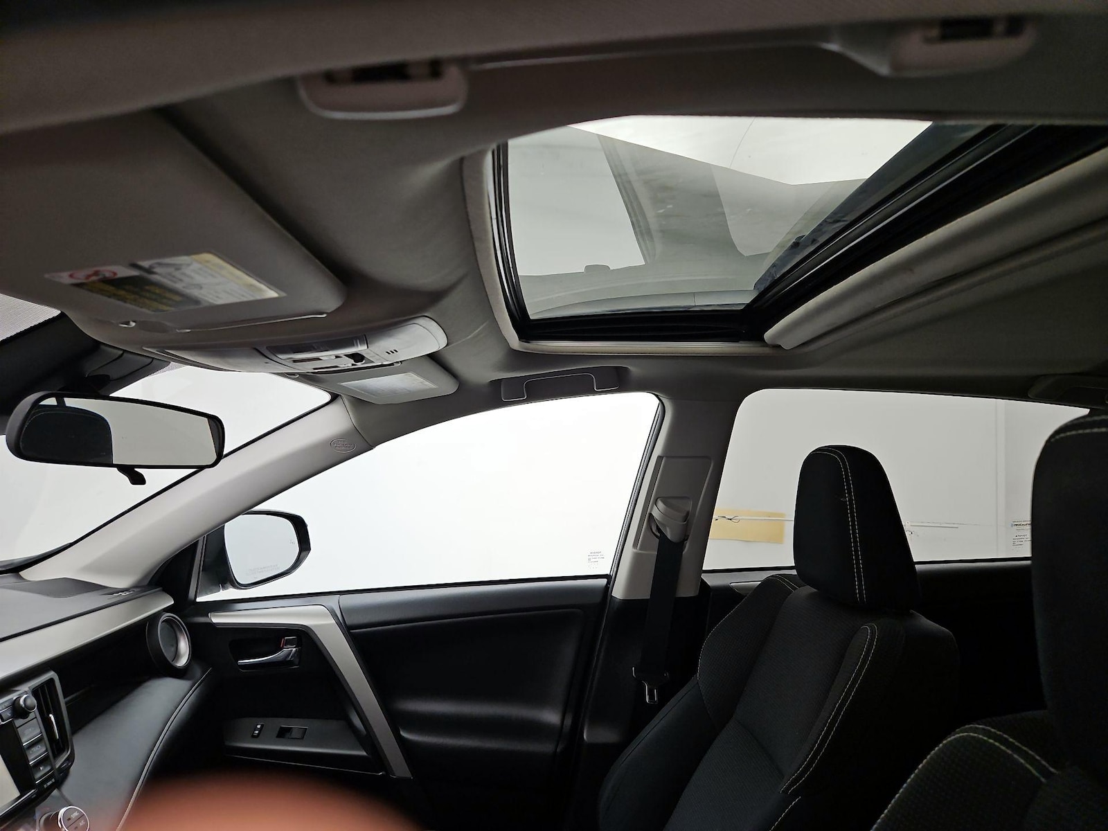 Sunroof(s) & Overhead Airbags