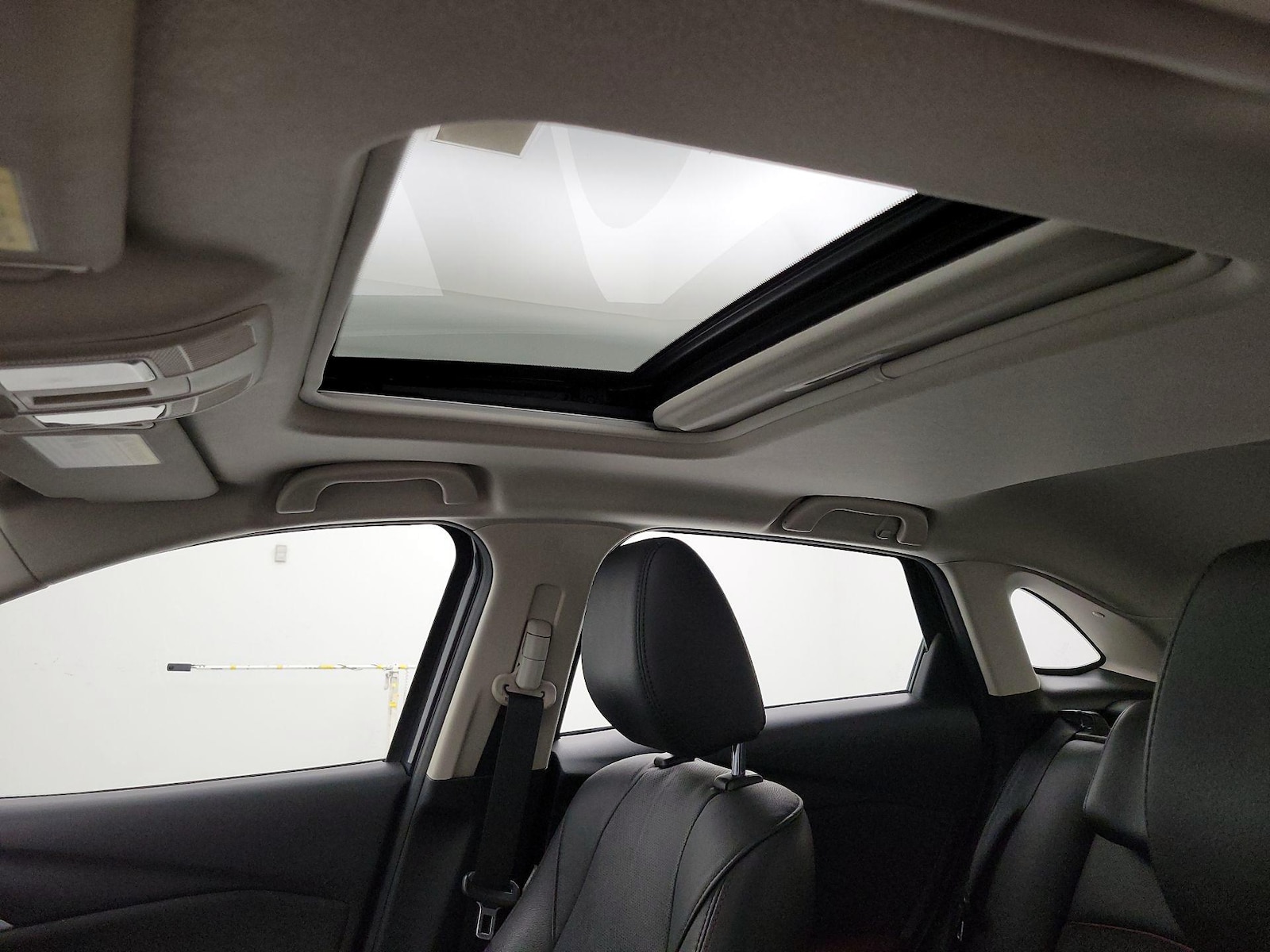 Sunroof(s) & Overhead Airbags