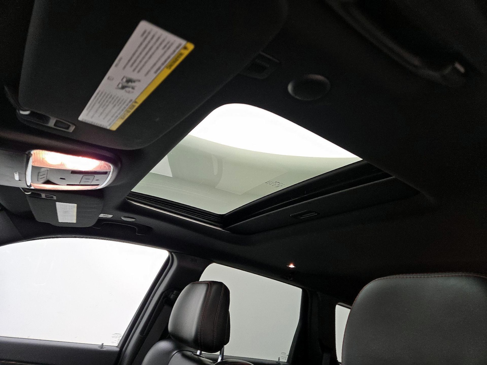 Sunroof(s) & Overhead Airbags