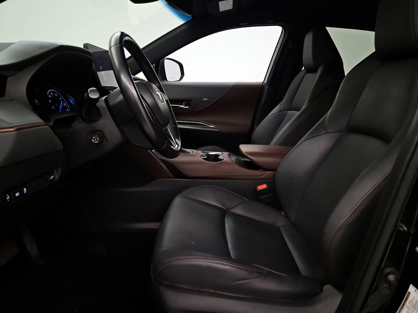 Side Airbags & Leatherette Seats