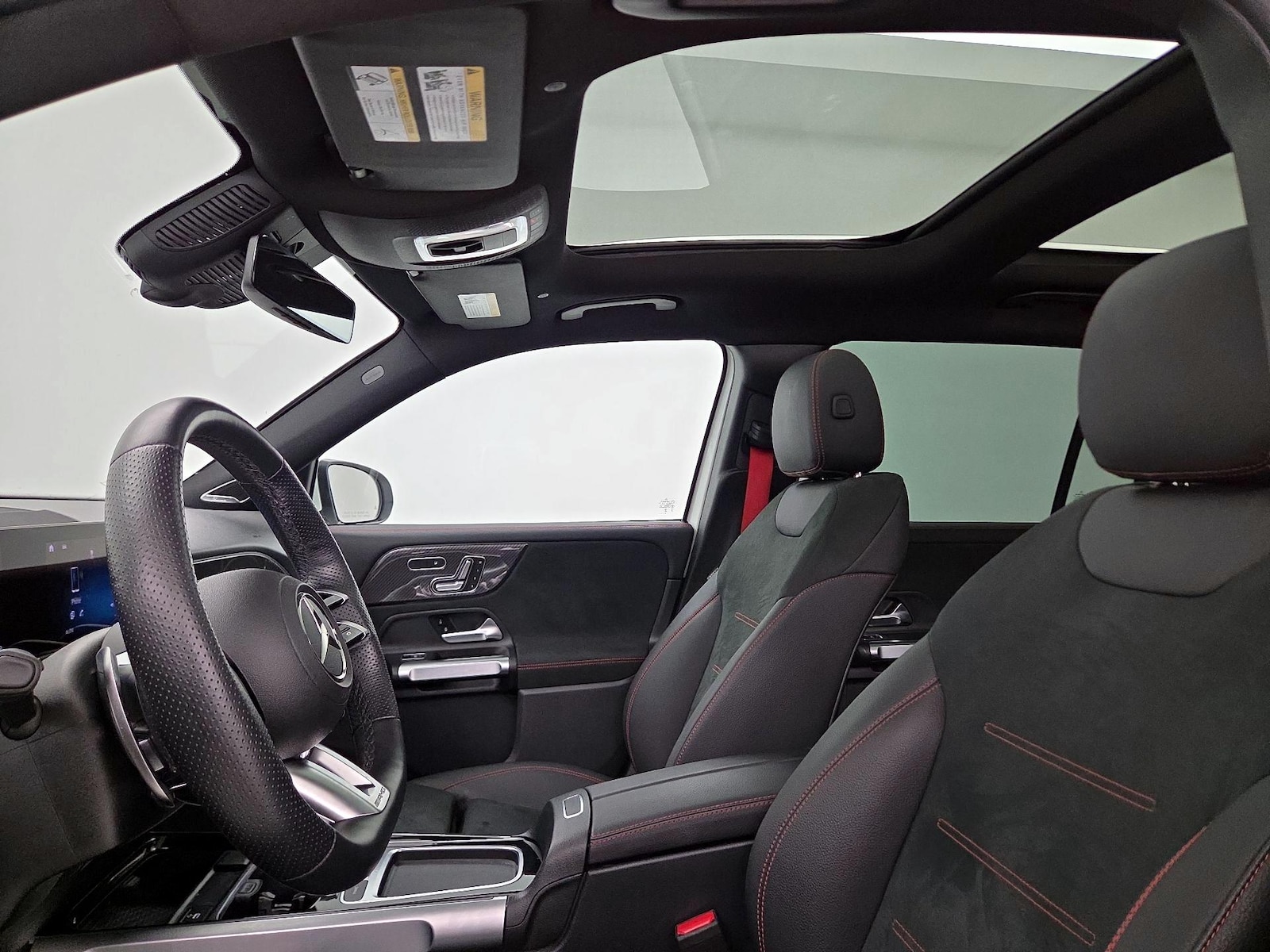 Panoramic Sunroof & Skylight(s)