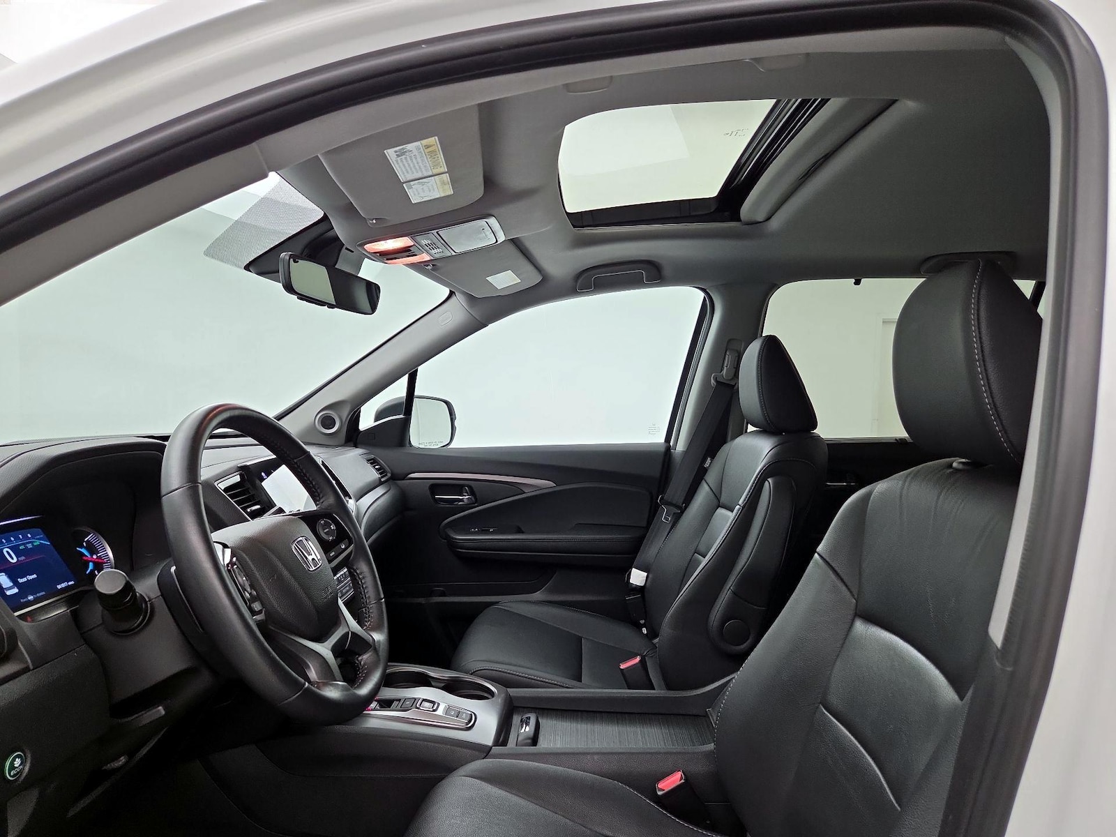 Sunroof(s) & Overhead Airbags