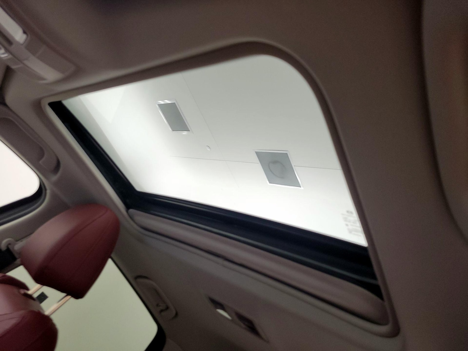 Sunroof(s) & Overhead Airbags